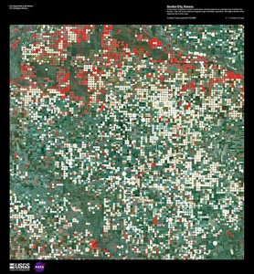 круговые паттерны в пахотных земель вблизи Гарден-Сити, штат Канзас.